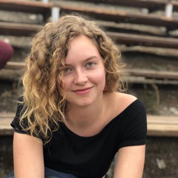 Bijles Nederlands, statistiek of economie met Naomi