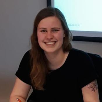 Bijles Nederlands NT2, huiswerkbegeleiding of wiskunde met Maaike