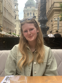 Bijles economie, boekhouden of wiskunde met Lotte